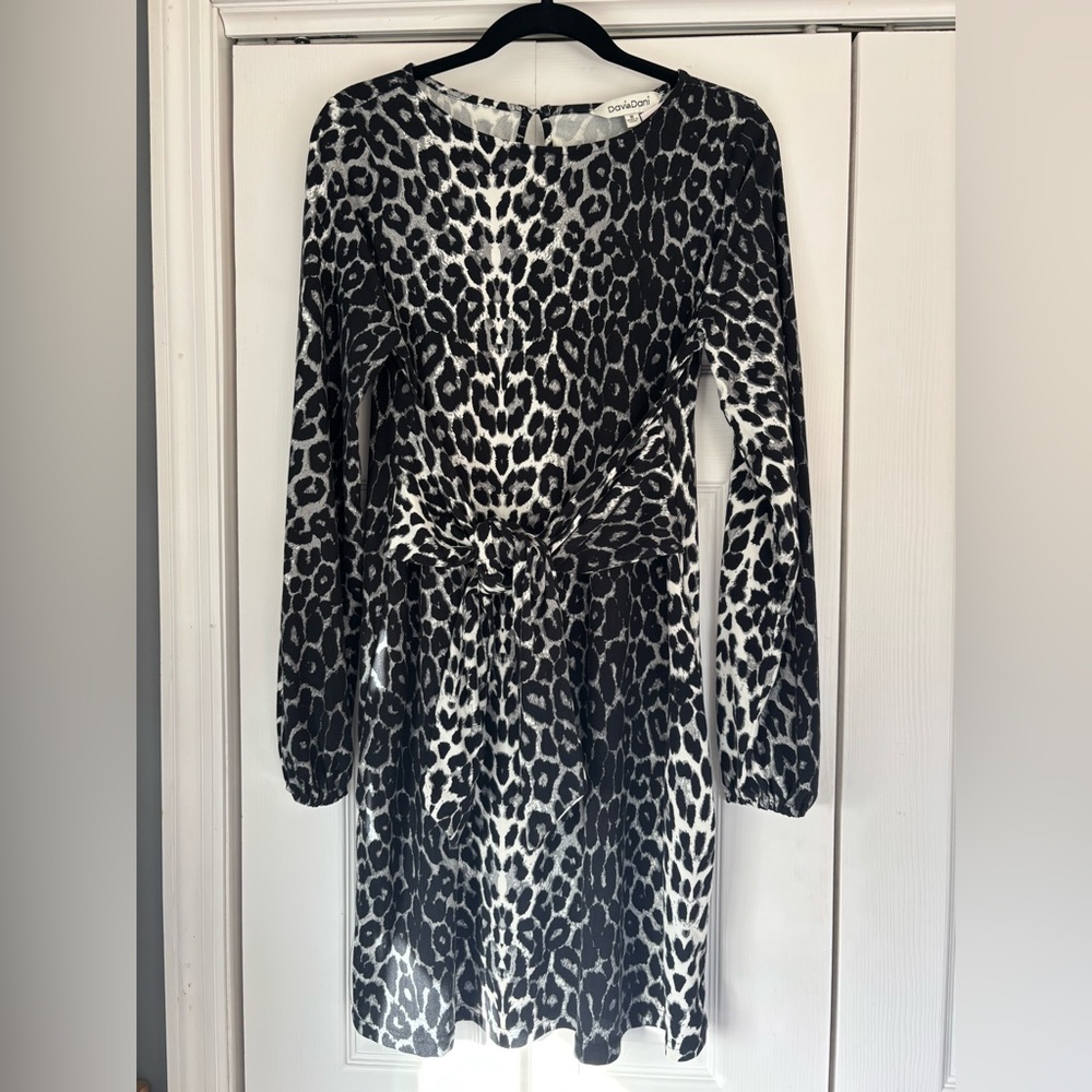 DAVI & DANI Black and White Leopard Print Dress